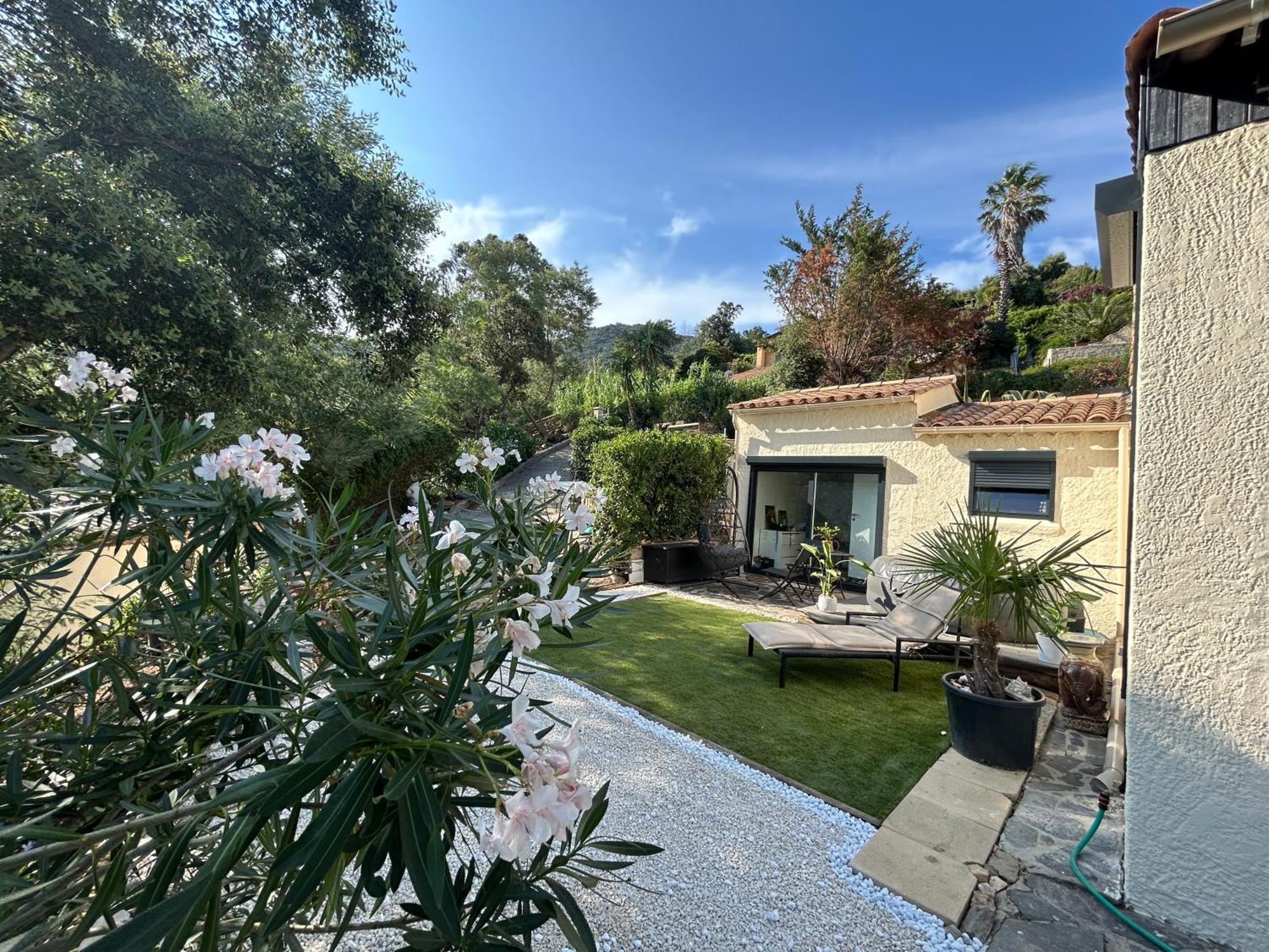 Belle Chambre Privee Avec Le Jardin Privatif Et Le Jacuzzi Cavalaire-sur-Mer Esterno foto