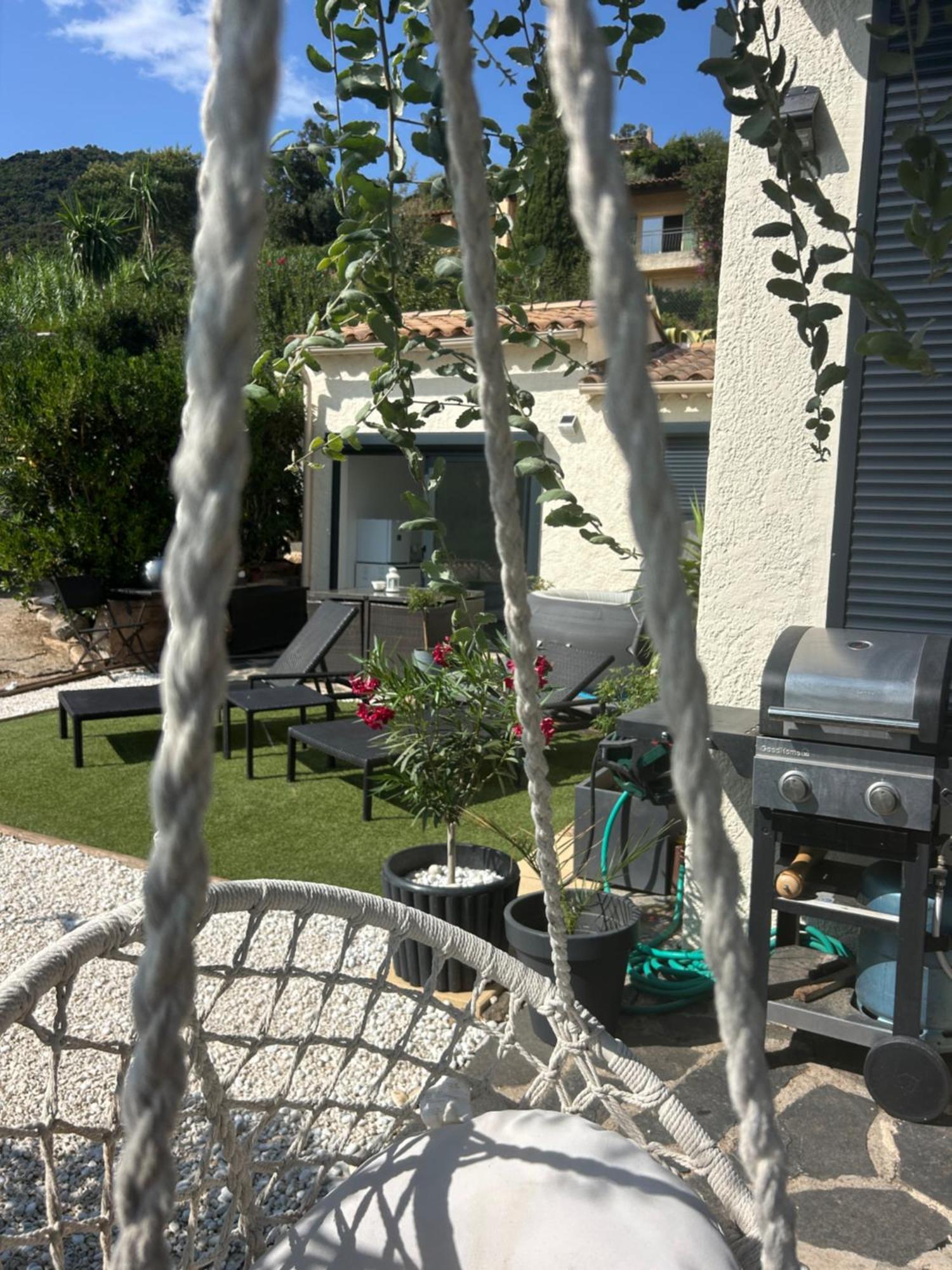 Belle Chambre Privee Avec Le Jardin Privatif Et Le Jacuzzi Cavalaire-sur-Mer Esterno foto