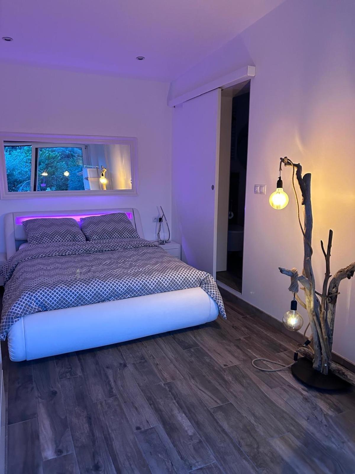 Belle Chambre Privee Avec Le Jardin Privatif Et Le Jacuzzi Cavalaire-sur-Mer Esterno foto